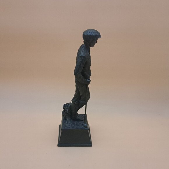 Crosa Male Golfer Statue - Picture 5 of 11
